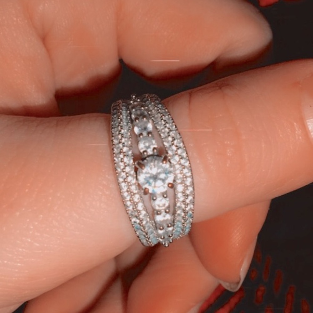Ring - Picture 2 of 4